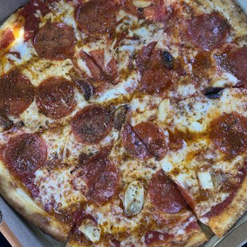 Blaze Pizza - Like 5 garlic pieces for 2 toppings for $15 I should get what I asked for - Salad Near Me - Orange, California