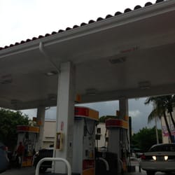 Arthur Godfrey Road Shell - Full service