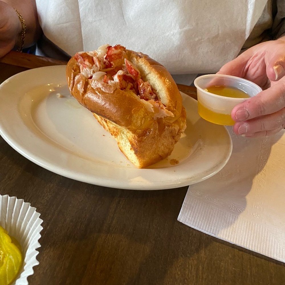 Nunan's Lobster Hut - Lobster roll, cold but delicious - Seafood Near Me - Kennebunkport, Maine Nunan's Lobster Hut - Lobster roll, cold but delicious - Seafood Near Me - Kennebunkport, Maine