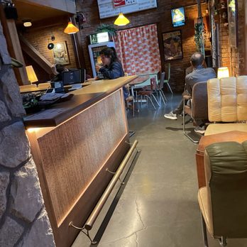 CRAFT Beer Market Victoria Harbour - Decor - Breakfast & Brunch Near Me - Victoria, British Columbia CRAFT Beer Market Victoria Harbour - Decor - Breakfast & Brunch Near Me - Victoria, British Columbia