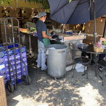 Diamond Fresh Farmers Market - Where the prepping and cleaning happens - Farmers Market Near Me - Walnut, California Diamond Fresh Farmers Market - Where the prepping and cleaning happens - Farmers Market Near Me - Walnut, California