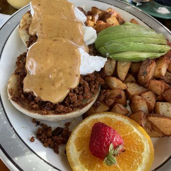 Squeeze In - Chipotle Eggs Benedict with added avocado - Breakfast & Brunch Near Me - Reno, Nevada
