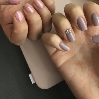 Roosevelt Nails Bar - Nail Salons Near Me - Seattle, Washington