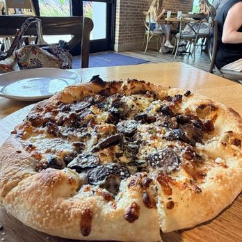 Kitchen Social - Mushroom pizza - Cocktail Bars Near Me - Beachwood, Ohio Kitchen Social - Mushroom pizza - Cocktail Bars Near Me - Beachwood, Ohio