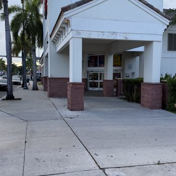CVS Pharmacy y más - Drugstores Near Me - MIAMI, Florida