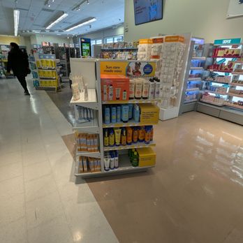 Shoppers Drug Mart Steeple Hill - Drugstores Near Me - Pickering, Ontario