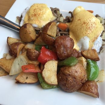 Stax Cafe - Breakfast & Brunch Near Me - Chicago, Illinois