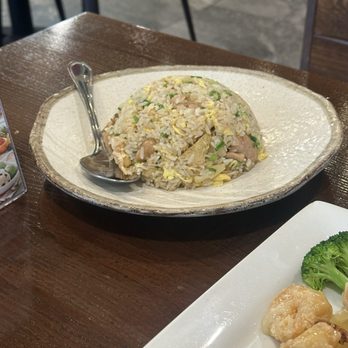 Dumpling Tops - Pineapple chicken fried rice - Asian Fusion Near Me - South Pasadena, California