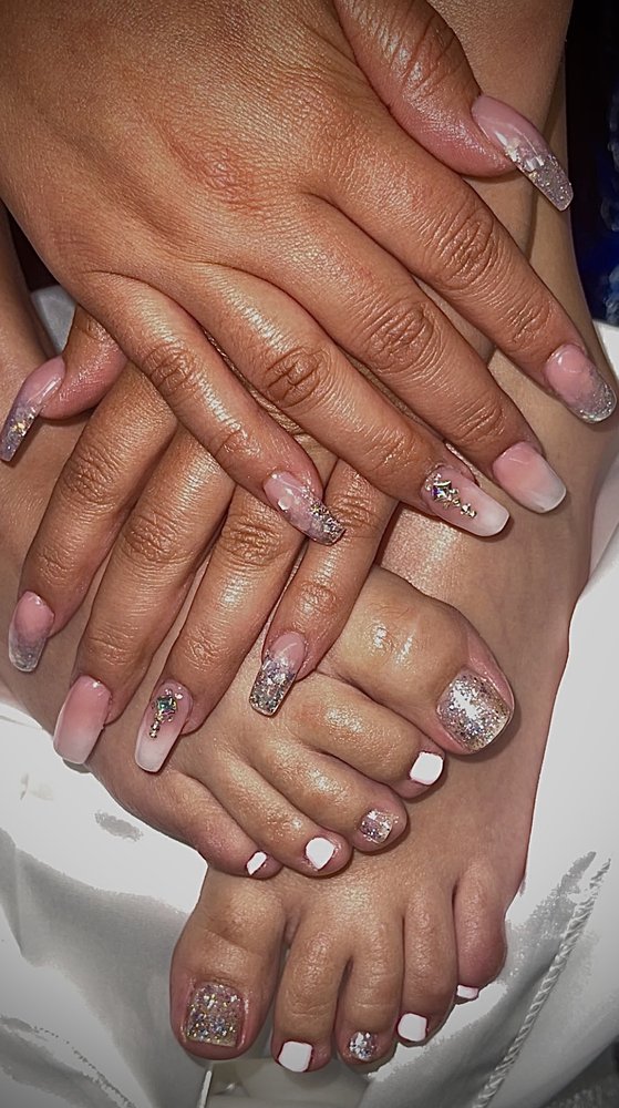 NAILS LOUNGE & SPA 43 Photos 18231 US Hwy 18, Apple Valley