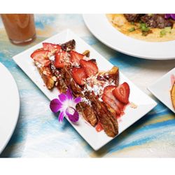Confessions Bar & Restaurant Lounge - Strawberry crunch French toast