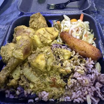 Champagne cafe & lounge  - Curry chicken - Lounges Near Me - Phoenix, Arizona