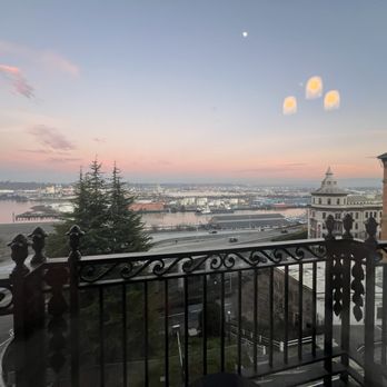 McMenamins Elks Temple - Brewpubs Near Me - Tacoma, Washington McMenamins Elks Temple - Brewpubs Near Me - Tacoma, Washington