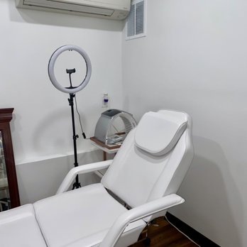 Balance Choice Care - Aesthetic Exam Table - Family Practice Near Me - Brooklyn, New York