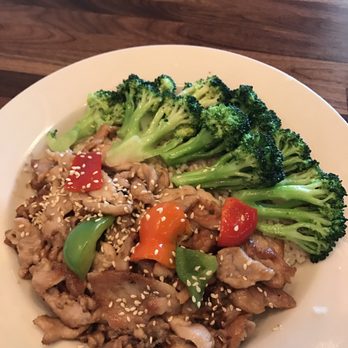 Wei’s Cafe - Pick your own section, chicken, rice and broccoli - Chinese Near Me - San Francisco, California Wei’s Cafe - Pick your own section, chicken, rice and broccoli - Chinese Near Me - San Francisco, California