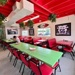 Santoro's Pizzeria - Inside seating