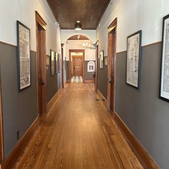 The Mansard House - Entrance hallway - Hotels Near Me - Galveston, Texas