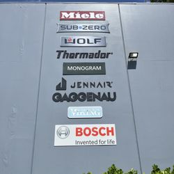 Marcelin Home Appliance - Explore our Doral showroom and discover top luxury brands: Miele, Sub-Zero, Wolf, Thermador, Monogram, JennAir, Gaggenau, Viking, and Bosch.