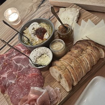 Brennan's - Charcuterie - Wine Bars Near Me - Saint Louis, Missouri