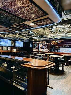 Legends Restaurant & Sports Bar by null