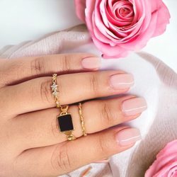 Moda Nails & Threading - Natural nails
