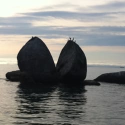 Abel Tasman Sea Shuttle - Split apple rock