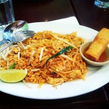 Ayada Thai - Chicken pad Thai - Thai Near Me - Elmhurst, New York
