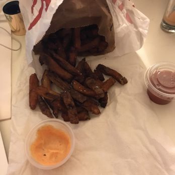 Good Stuff Eatery - Burgers Near Me - Arlington, Virginia