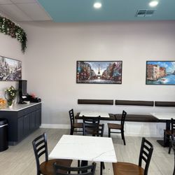 Paris Banh Mi - Dining Area