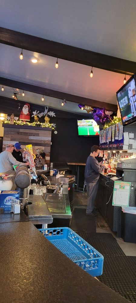Gene's Tavern Image