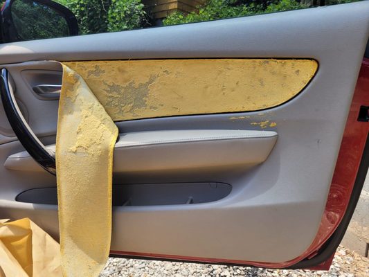 Auto Reupholstery Before/After - Quality and customer satisfaction are very important to us. Any work performed by Fast & Great Upholstery is guaranteed. Our warehouse is fully equipped with all traditional upholstery tools and machines.