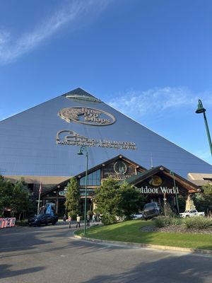 Memphis Pyramid by null