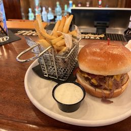 Smash burger with bacon and garlic fries