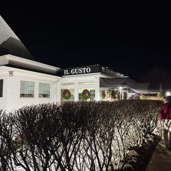 IL Gusto - Front entrance - Italian Near Me - Cheshire, Connecticut