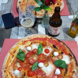 Pizzeria Bella Napoli Di - Pizza Bufalina - sehr zu empfehlen