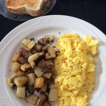 Grant Grove Restaurant - Scrambled eggs and House potatoes nom nom nom - American Near Me - Hume, California Grant Grove Restaurant - Scrambled eggs and House potatoes nom nom nom - American Near Me - Hume, California