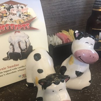 Moo Moo's Burger Barn - Burgers Near Me - Rocklin, California