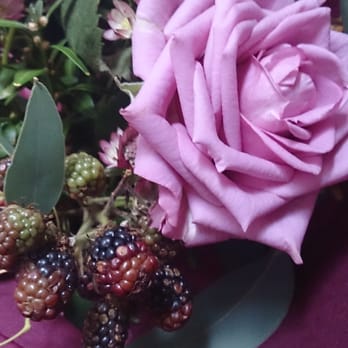 Bramble and Moss - Blackberries and mauve roses. - Florists Near Me - Richmond, XGL