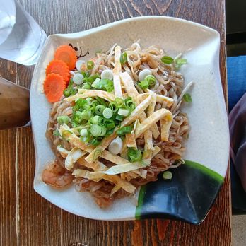 Cafe Khao Neow Sticky Rice - Fried noodles with shrimp - Laotian Near Me - Wasilla, Alaska
