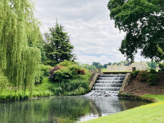 Leeds Castle by null