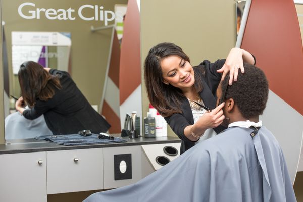 Great Clips 10 Photos Hair Salons 260 W Holt Ave Morgandale