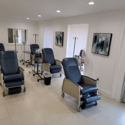 Oso Home Care, Inc. - Burbank - Newly developed Infusion Suite with Wi-Fi, Smart TV, refreshments and snacks to make your infusion visit comfortable and convenient.