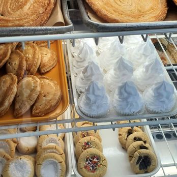 El Gallito Bakery - Baked items - Bakeries Near Me - Miami, Florida