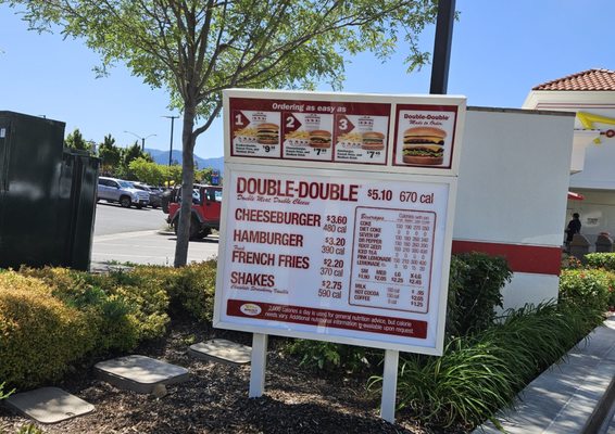 In-N-Out Burger by null