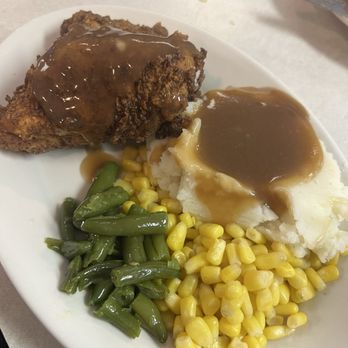 Rainbow Restaurant & Catering - Fried chicken, mashed potatoes with gravy, corn and green beans. YUM! - American Near Me - Mascotte, Florida Rainbow Restaurant & Catering - Fried chicken, mashed potatoes with gravy, corn and green beans. YUM! - American Near Me - Mascotte, Florida