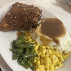 Rainbow Restaurant & Catering - Fried chicken, mashed potatoes with gravy, corn and green beans. YUM!
