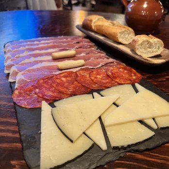 Xixón Spanish Restaurant - JAMON SERRANO&MANCHEGO&CHORIZO - Spanish Near Me - Miami, Florida Xixón Spanish Restaurant - JAMON SERRANO&MANCHEGO&CHORIZO - Spanish Near Me - Miami, Florida