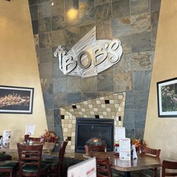 Bob's Burgers and Brew - East Wenatchee - Inside