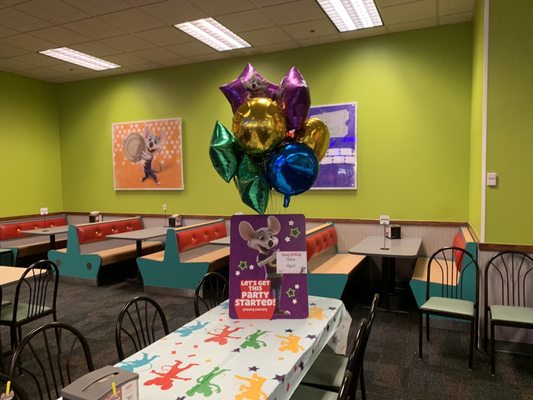 Chuck E. Cheese by null