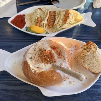 Mo's Seafood & Chowder - Chowder bowl and fish taco - American Near Me - Astoria, Oregon Mo's Seafood & Chowder - Chowder bowl and fish taco - American Near Me - Astoria, Oregon