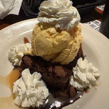 Dan's Place - Brownie Sundae - Pizza Near Me - West Greenwich, Rhode Island